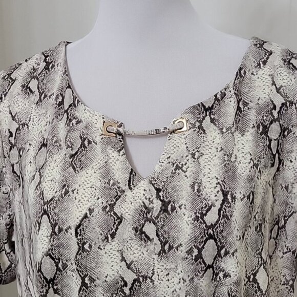 Above and Beyond White/Grey Floaty Short Sleeve Sz 2x - Picture 11 of 12